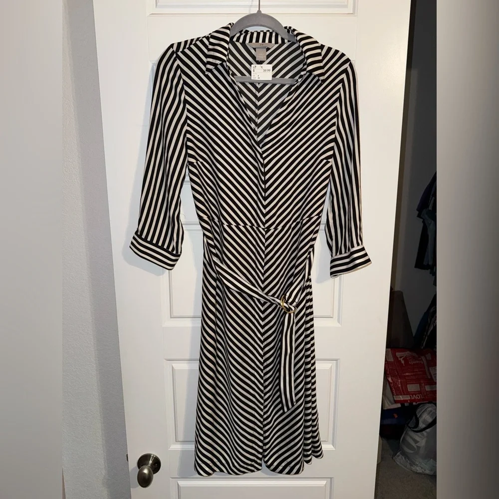 h&m striped long sleeve dress NWT Diagonal Sleeve‎ Style it belted for definition or let it flow freely for relaxed spring weekends. H&M Long Sleeve Striped Dress